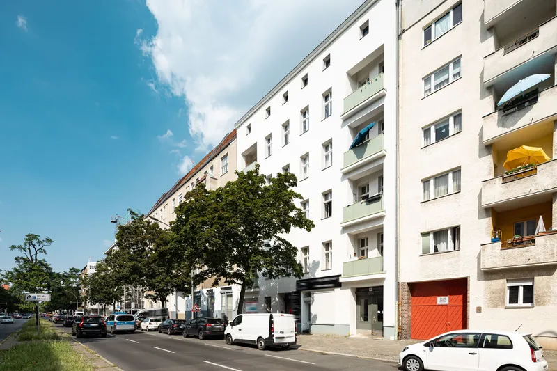 Stilvolle 3-Zimmer-Altbauwohnung - ab sofort! — photo 1